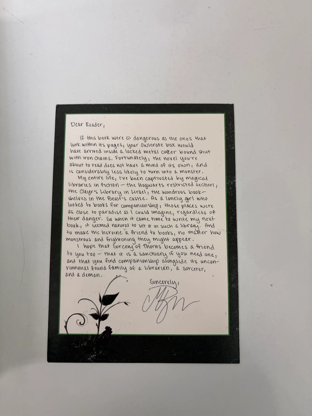 Sorcery of Thorns by Margaret Rogerson - Signed Edition - photo 3