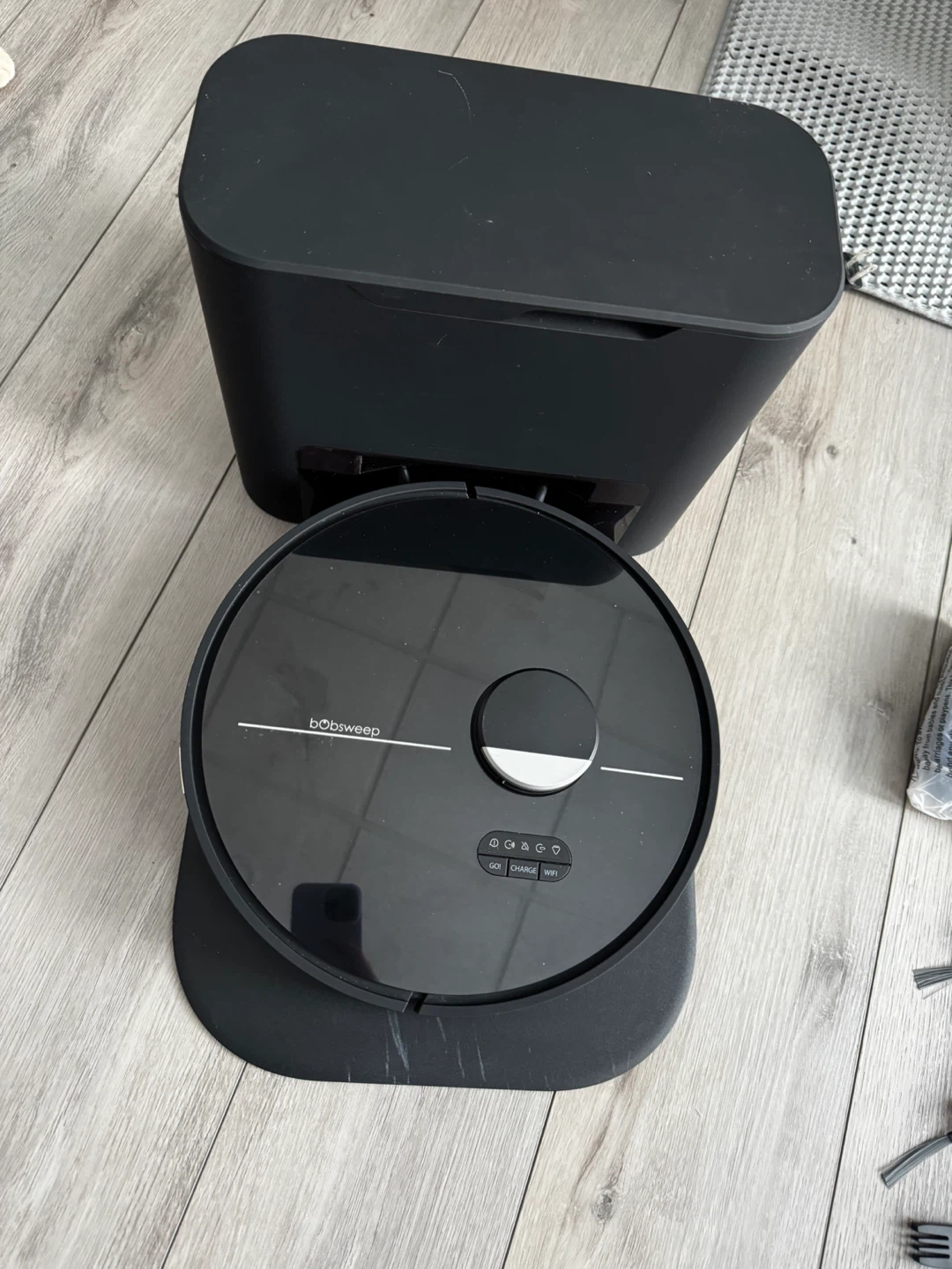 bObsweep Robotic Vacuum Cleaner and Mop
