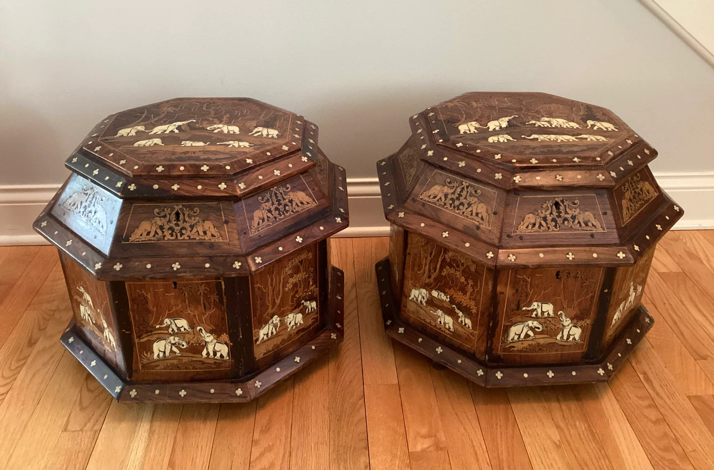 Antique Wood Octagonal Bone Inlaid Trunk       Elephants