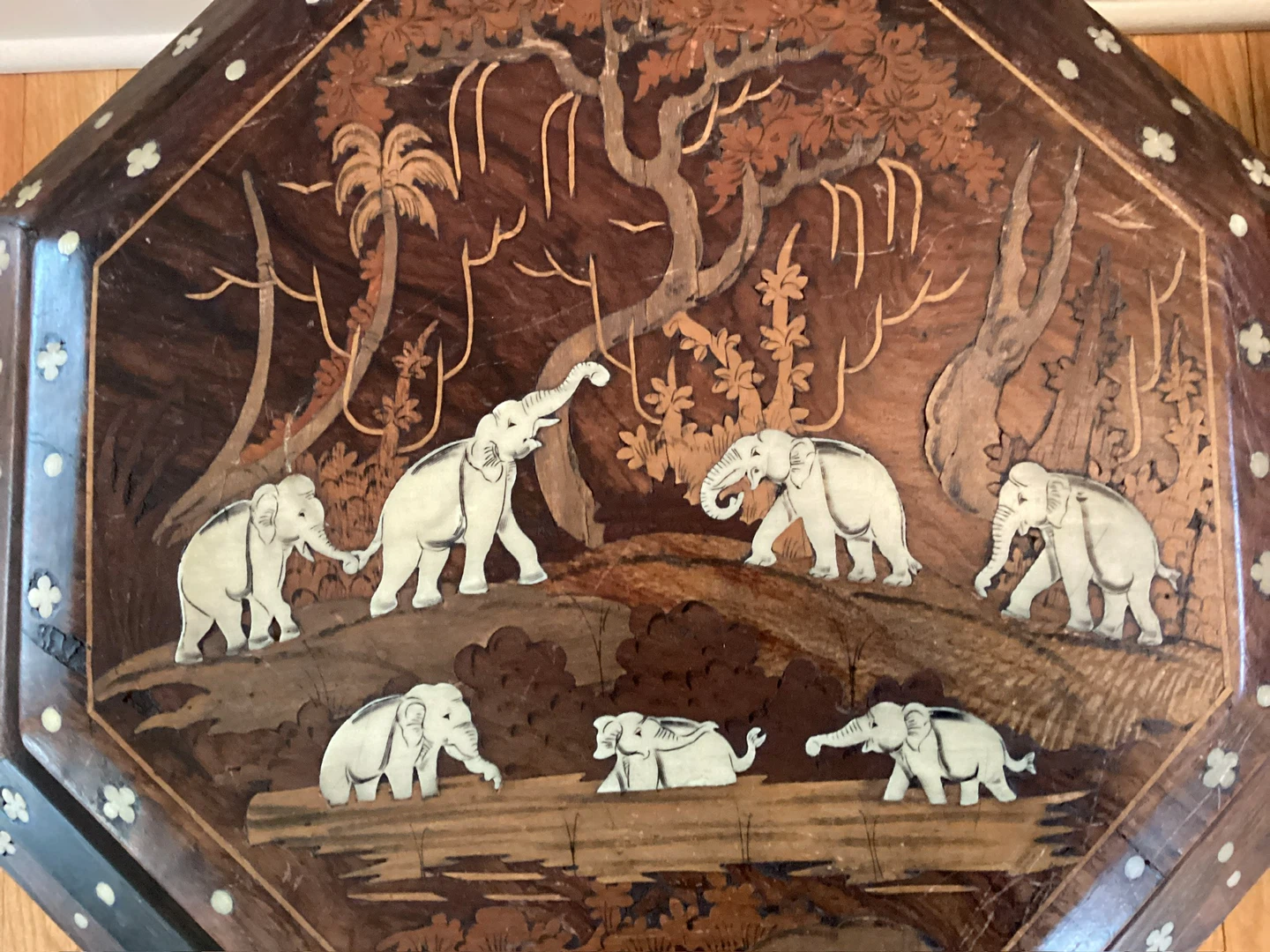 Antique Wood Octagonal Bone Inlaid Trunk       Elephants - photo 5