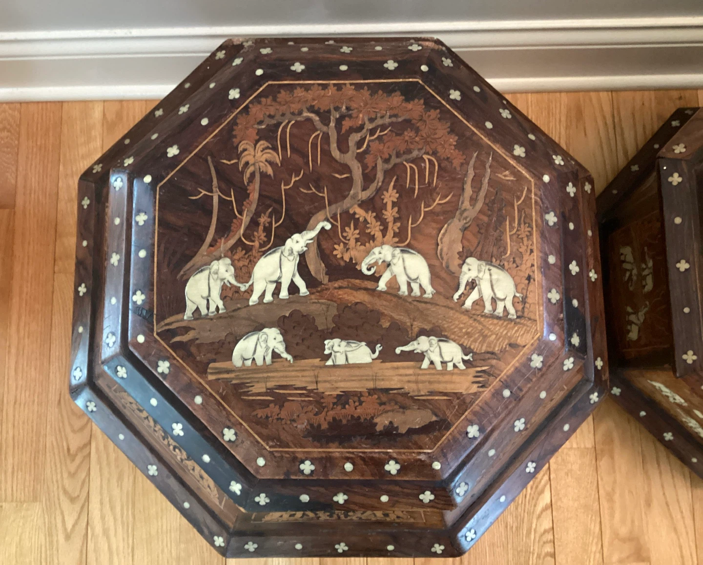 Antique Wood Octagonal Bone Inlaid Trunk       Elephants - photo 3
