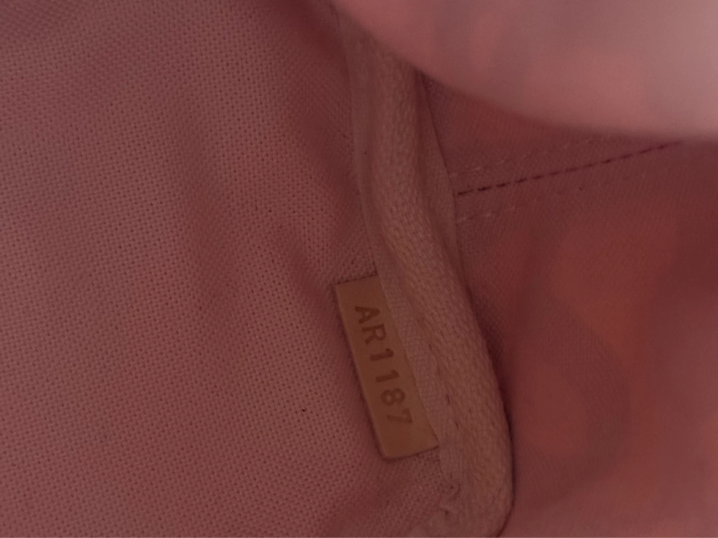 Louis Vuitton Monogram Gm Bucket Bag Pink Graffiti - photo 4