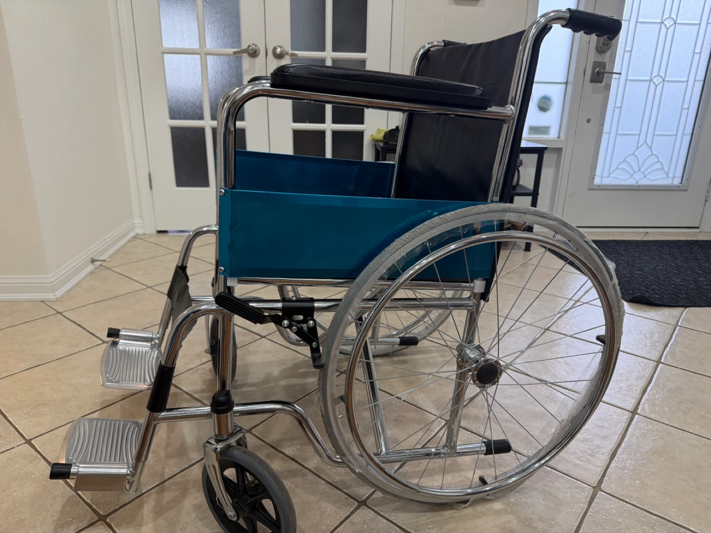 New Aluminum Wheelchair with Fork Legs - photo 2