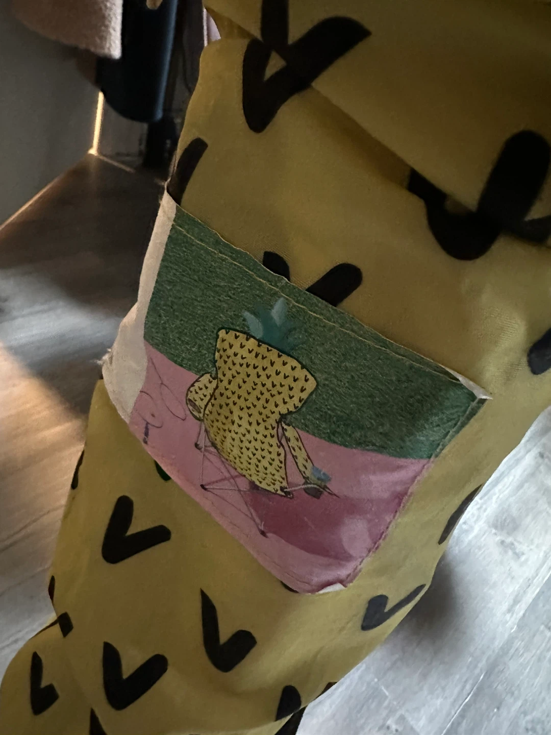 Pineapple folding chair