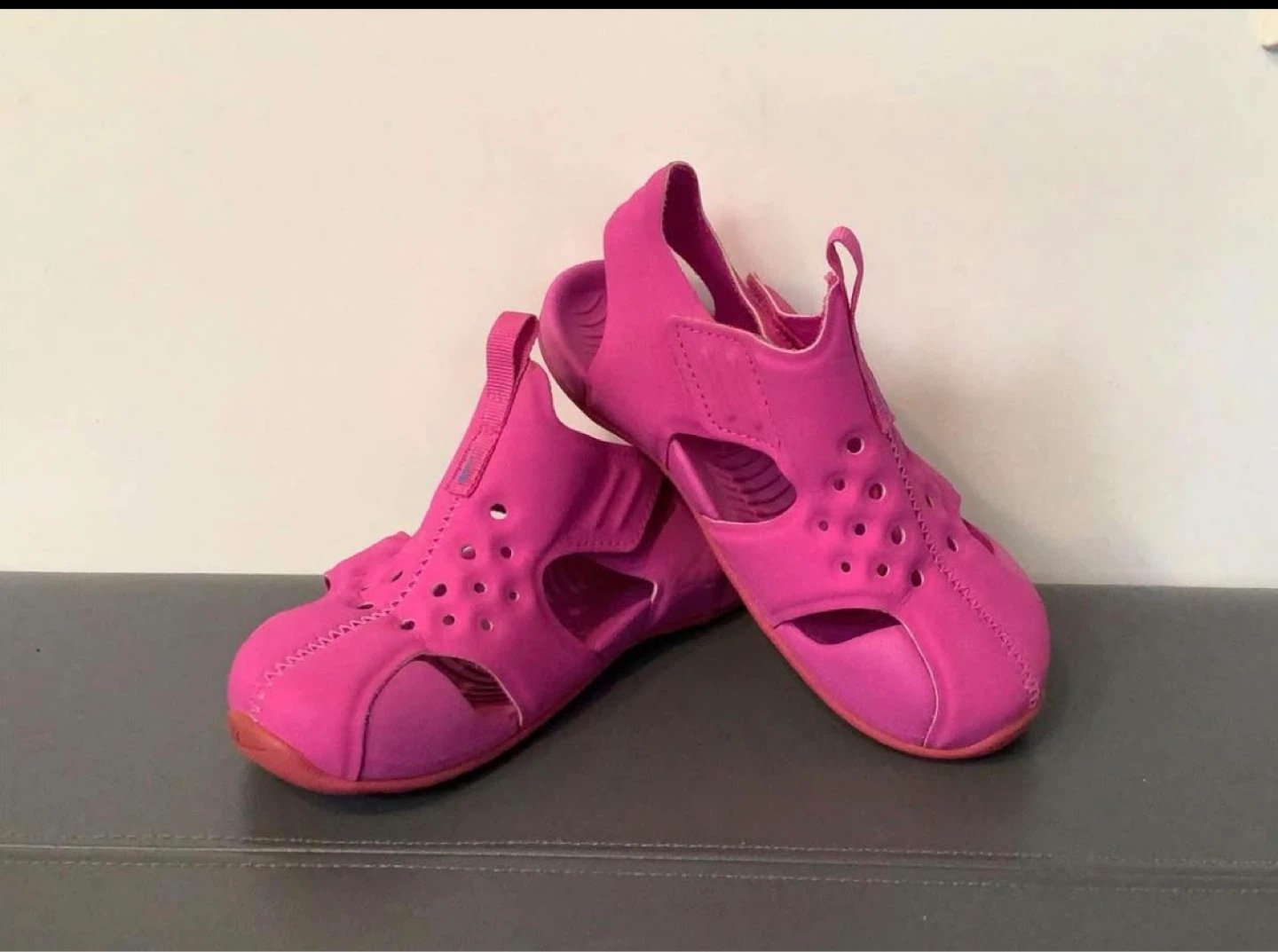 Nike Pink kids size 9 - photo 2