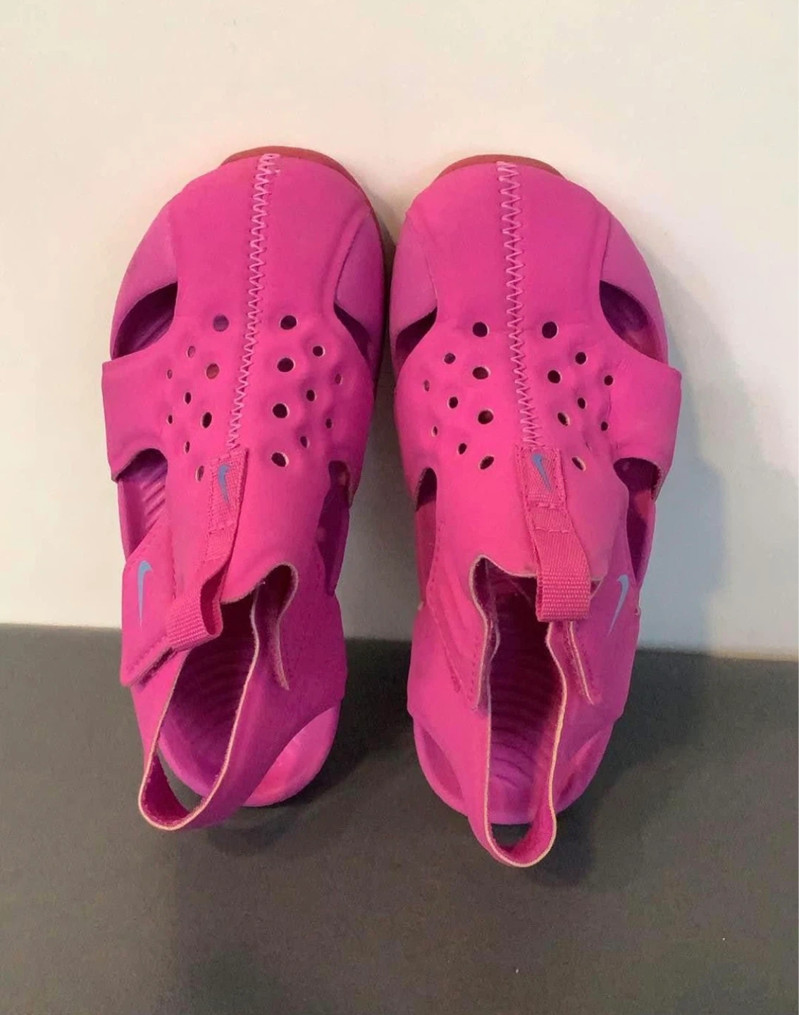 Nike Pink kids size 9