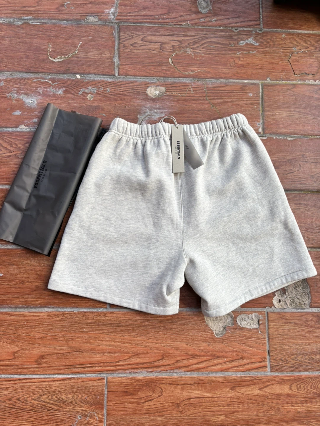 Fear of God Essentials SHORTS - photo 3