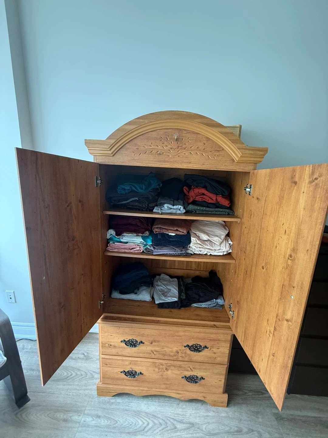 Solid Wood Wardrobe with Drawers - photo 4