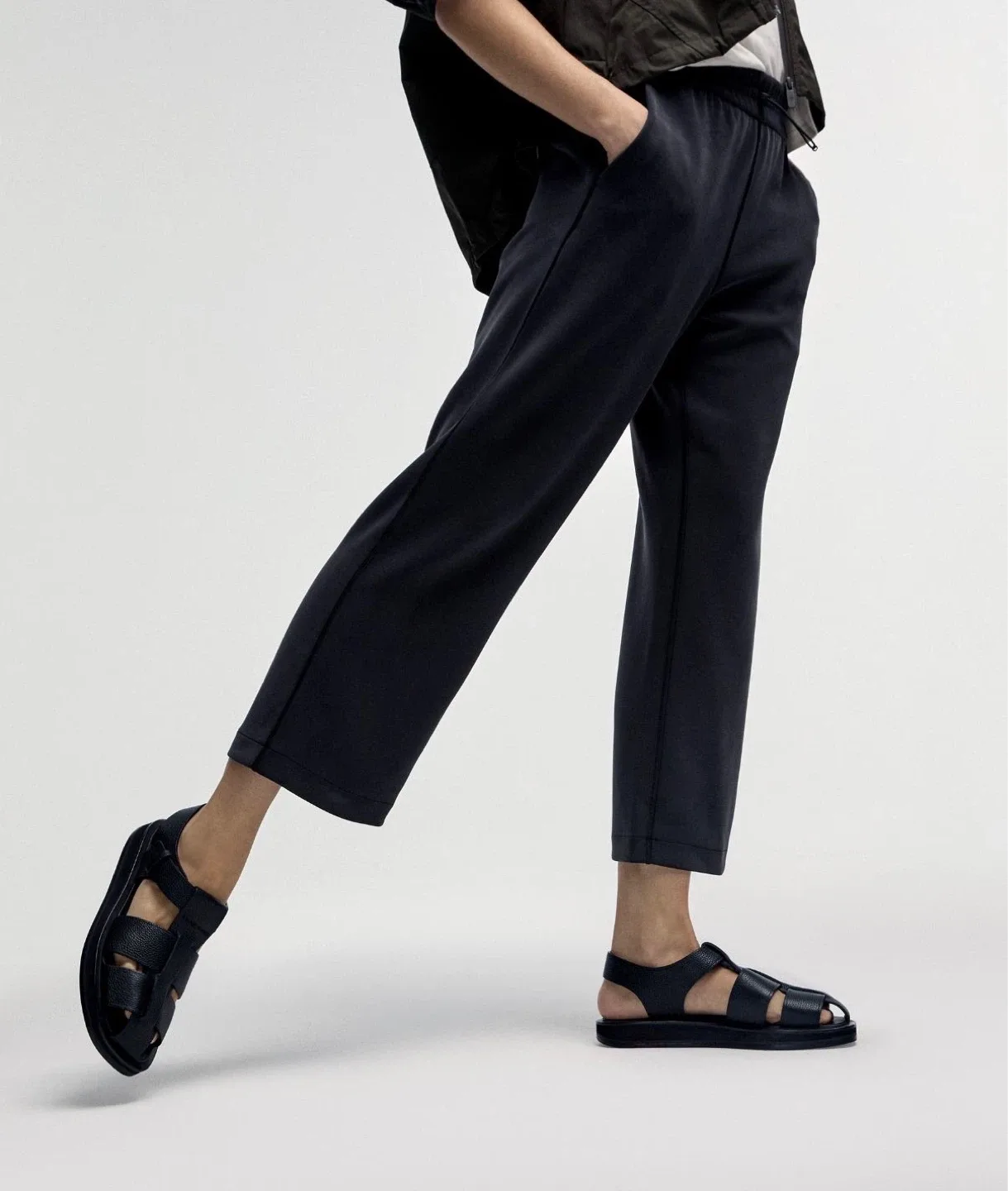 Lululemon Softstreme High-Rise Straight-Leg Cropped Pant 24”