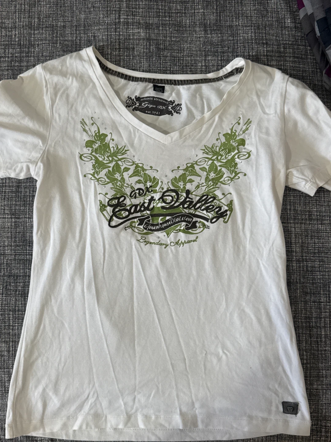 Giga DX East Valley Graphic V-Neck T-Shirt