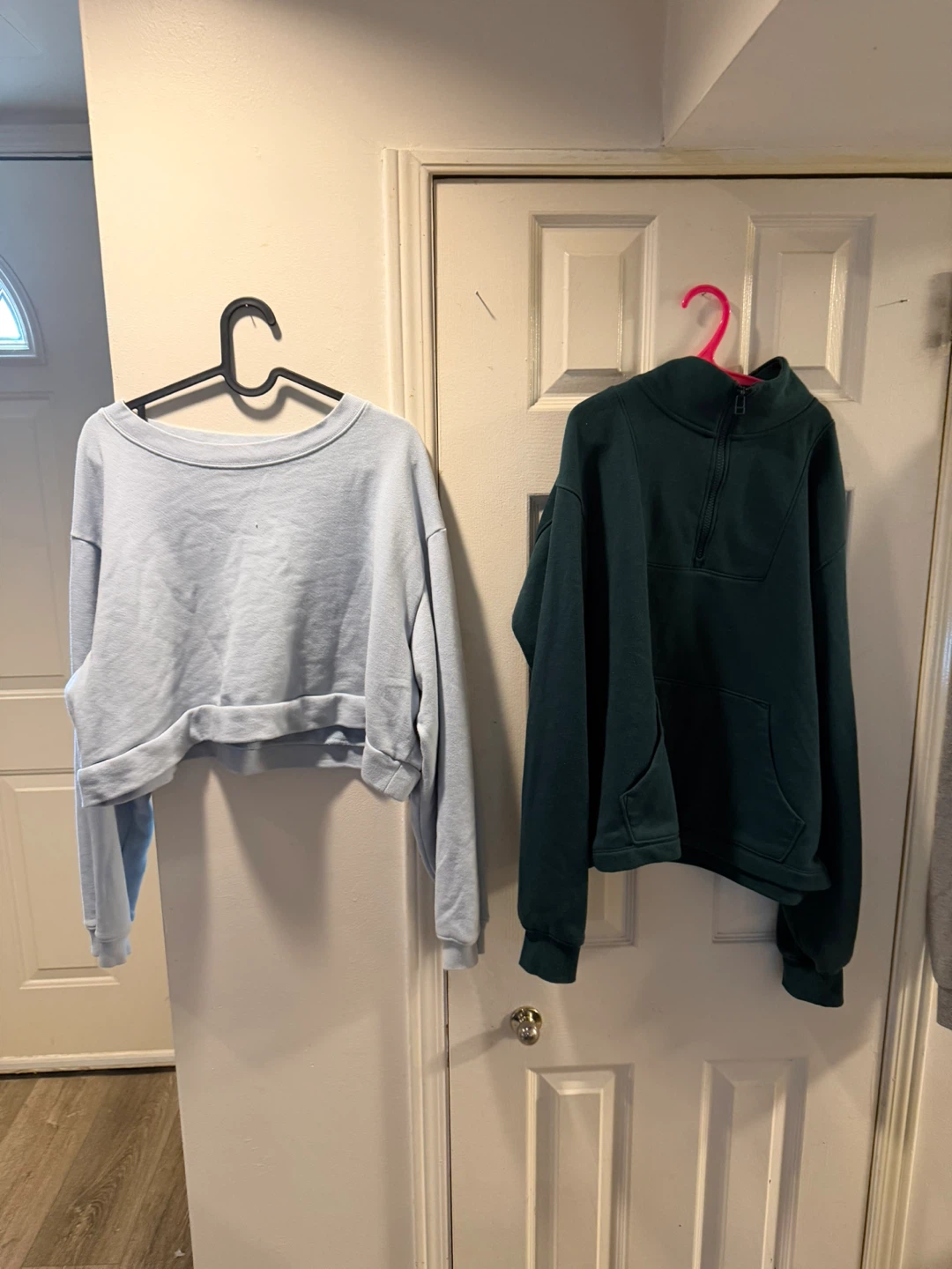 Bundle of 5 Women's Cropped Sweatshirts and Hoodies - photo 2