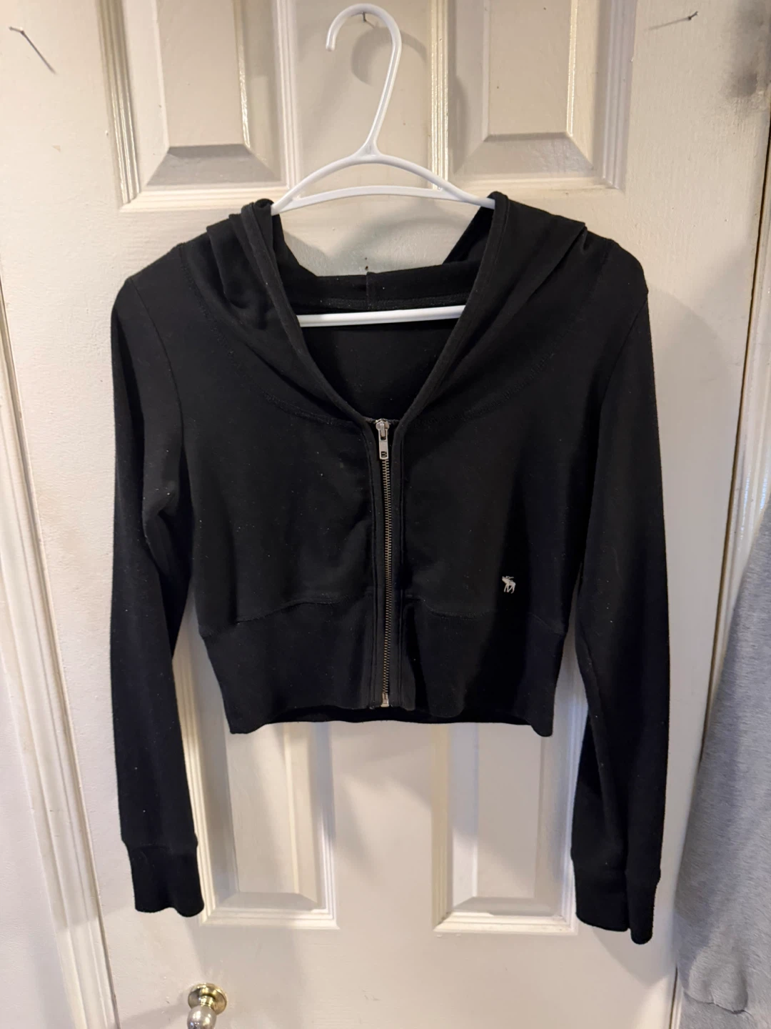 Bundle of 5 Women's Cropped Sweatshirts and Hoodies - photo 3