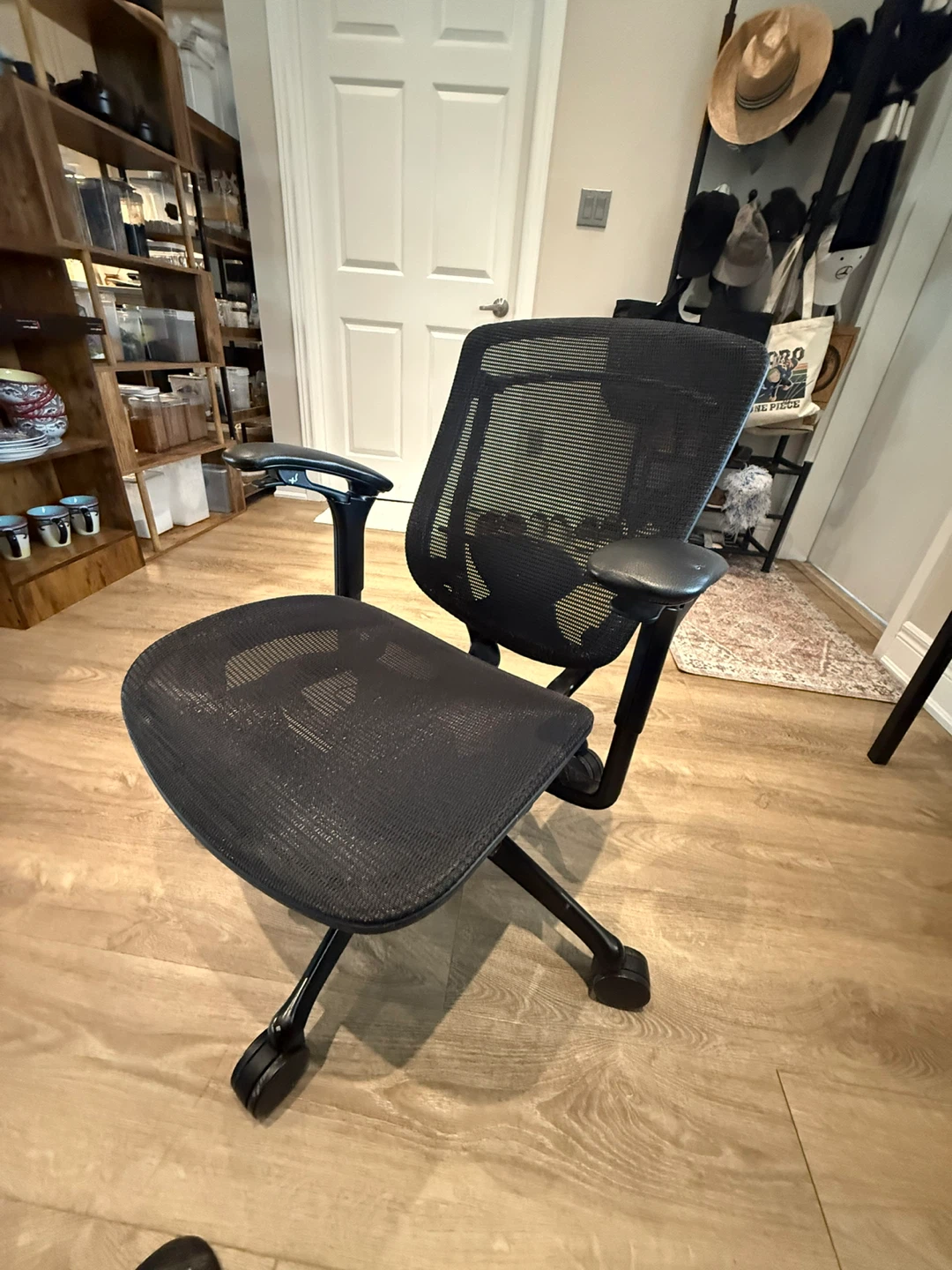 Black Ergonomic Office Chair - photo 2