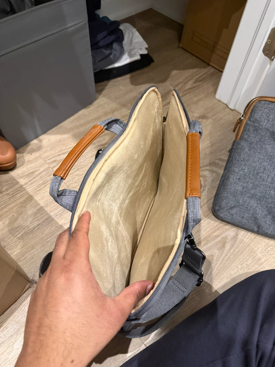 DOMISO Grey Laptop Bag - photo 2