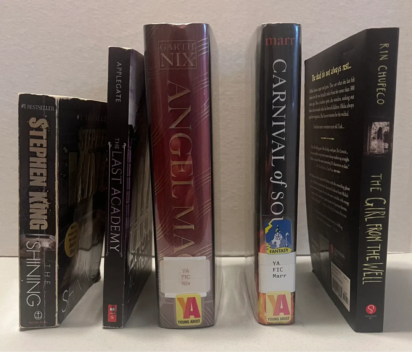5 Book Fantasy & Horror Bundle - photo 3