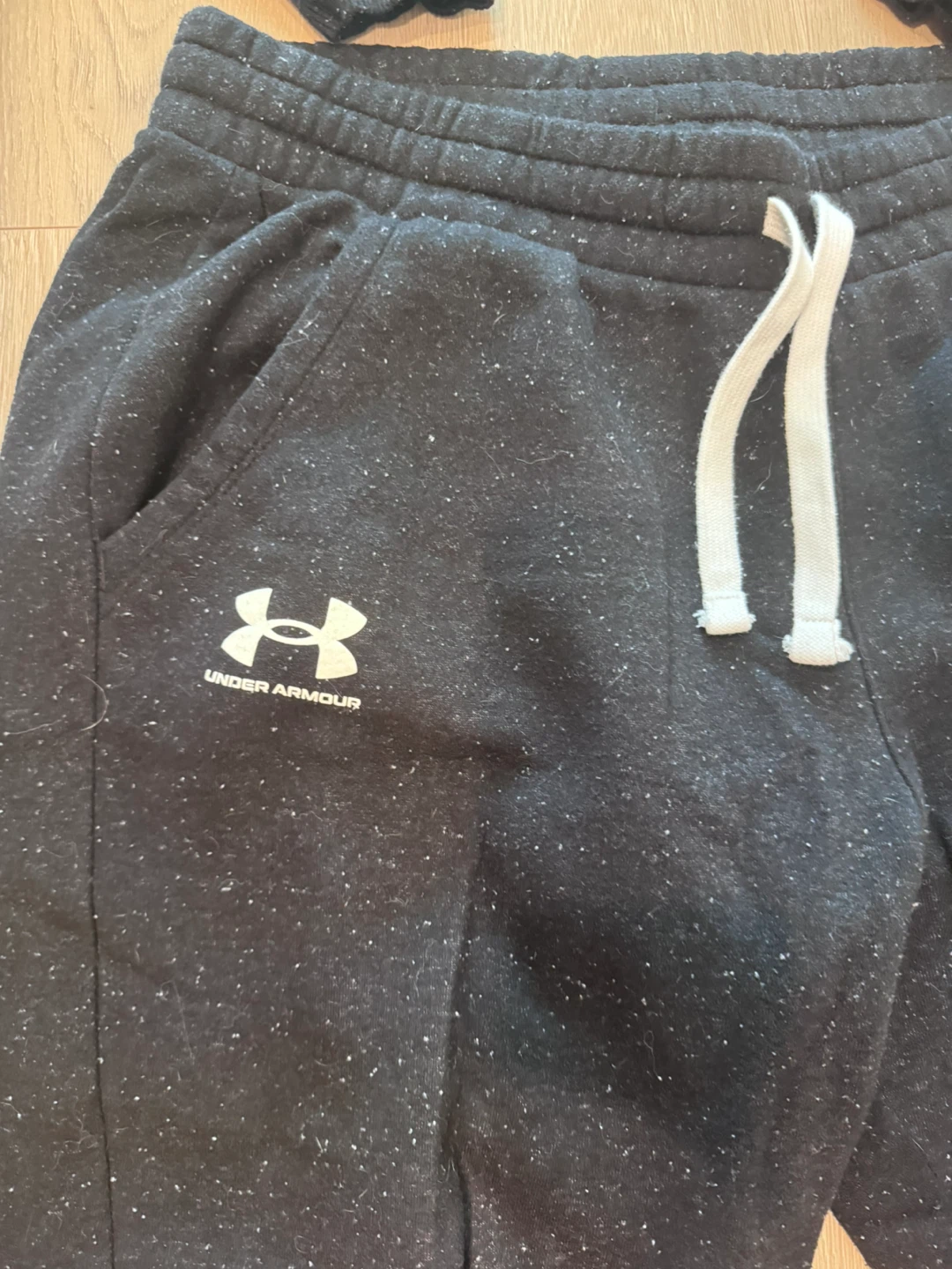 Under Armour Black Sweatshirt & Joggers Set - Medium - photo 2