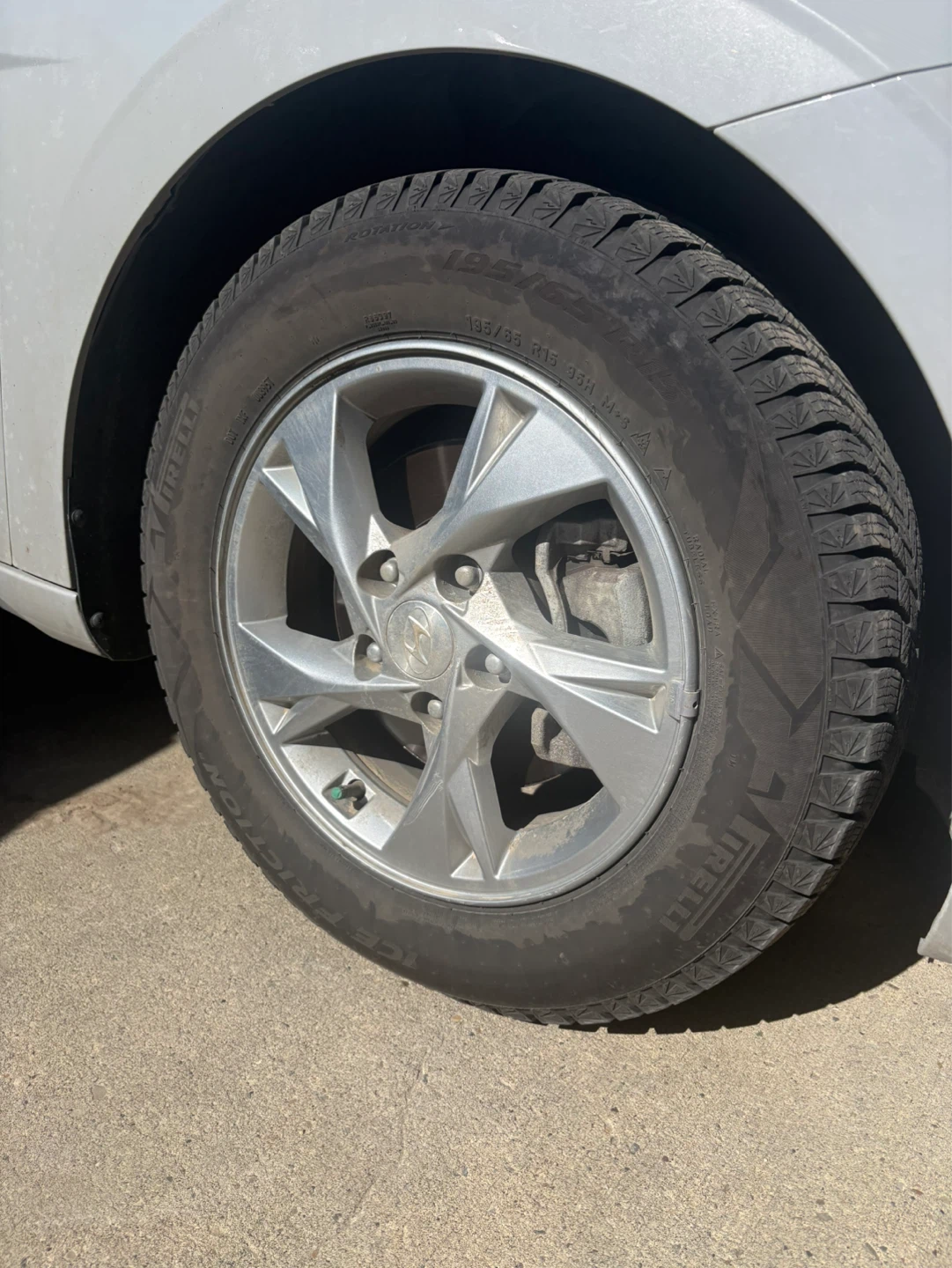 Pirelli 195/65 R15 Winter Tires - photo 2