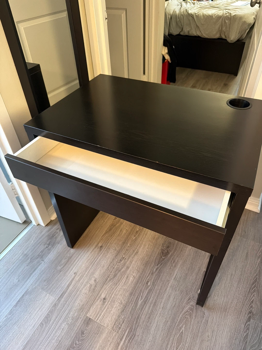 IKEA MICKE Desk - PRICED TO SELL QUICK! MUST SELL! - photo 3