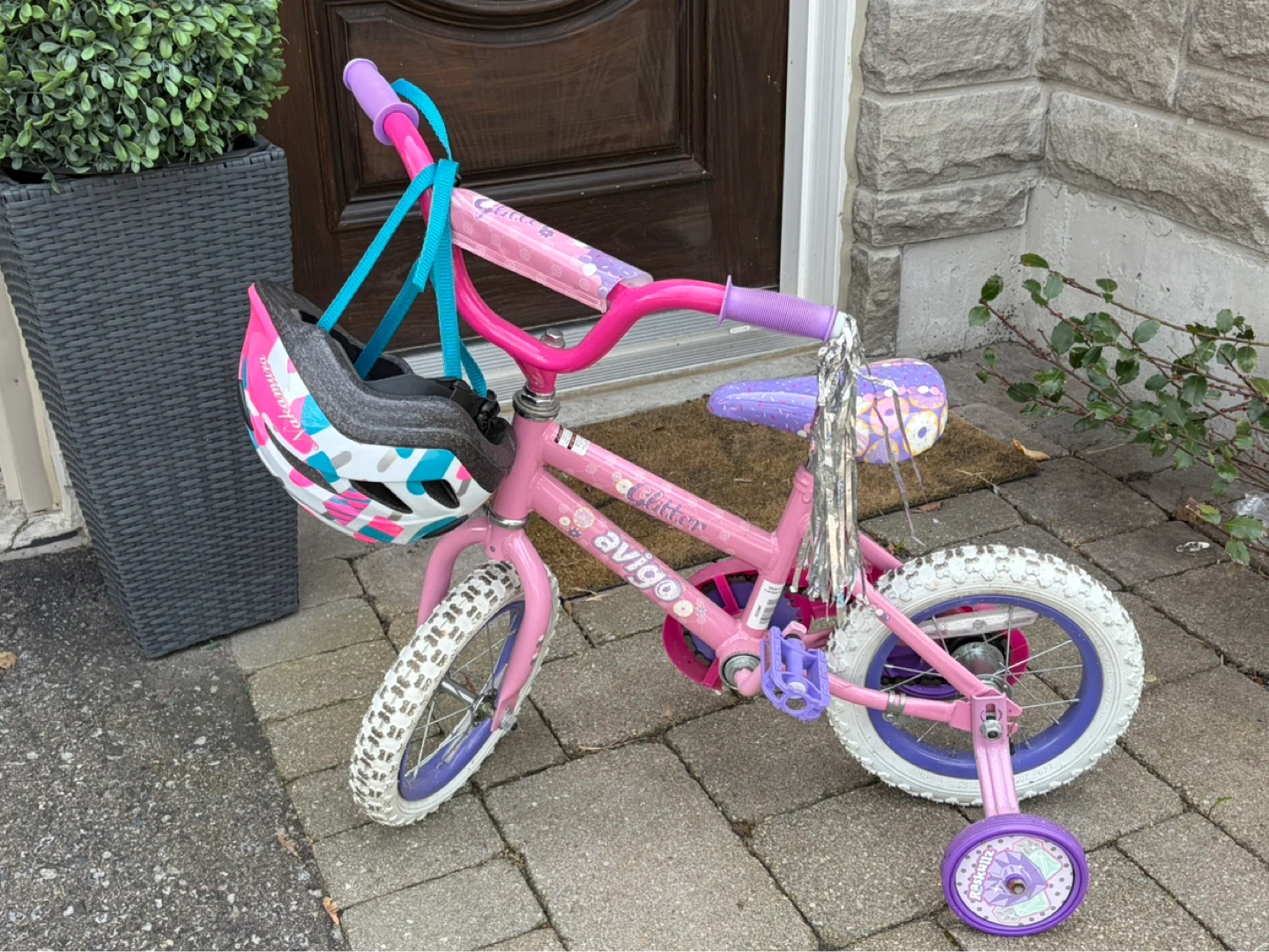 Avigo Glitter Pink Kids Bike with Helmet