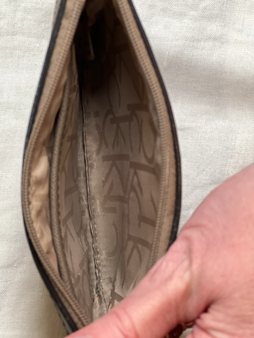 Calvin Klein Wristlet Pouch - photo 3