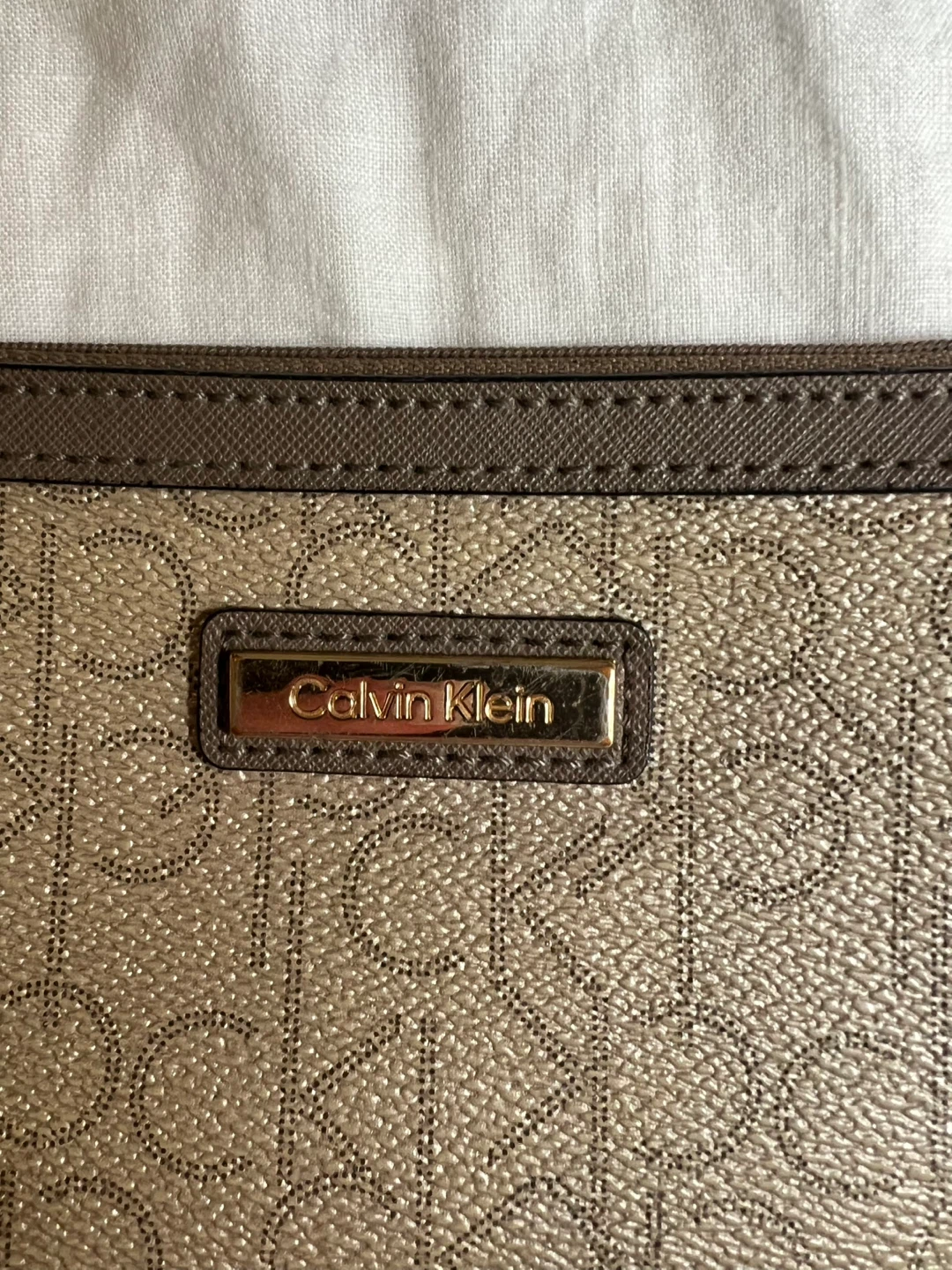 Calvin Klein Wristlet Pouch - photo 2