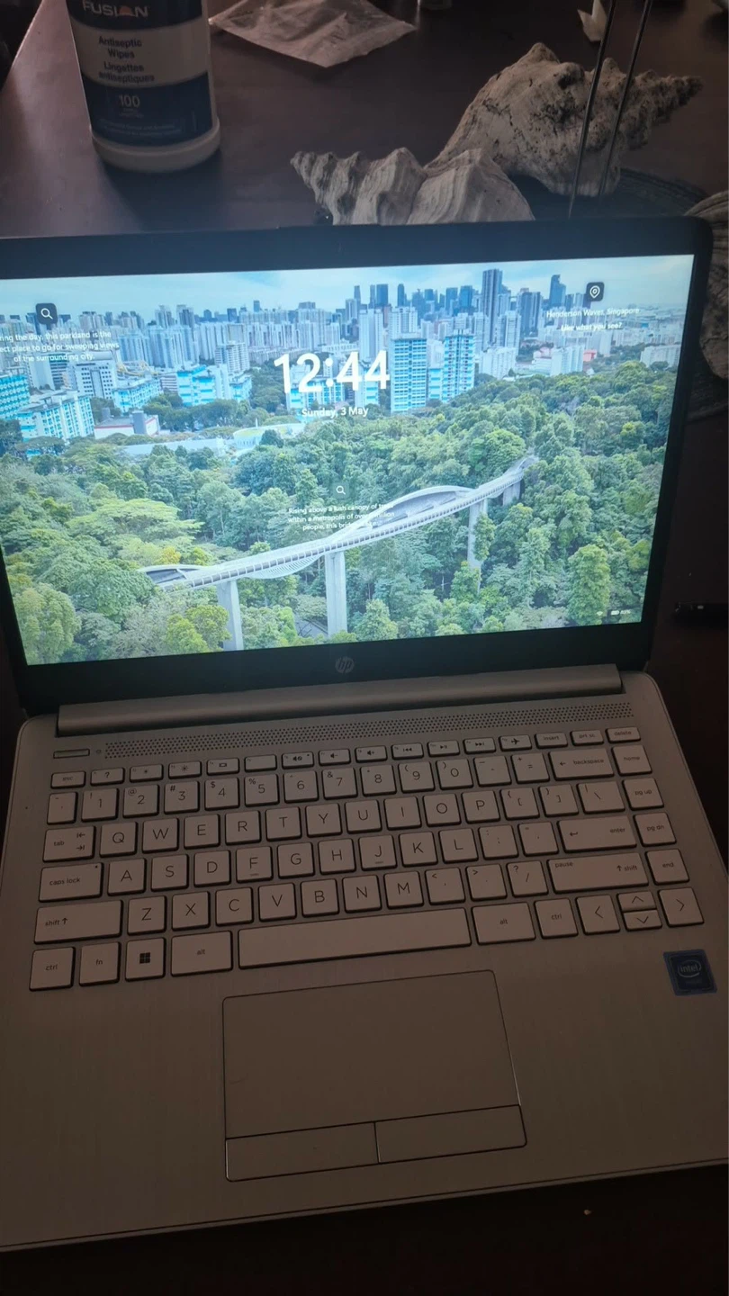 HP Laptop 14-cf2xxx - photo 2