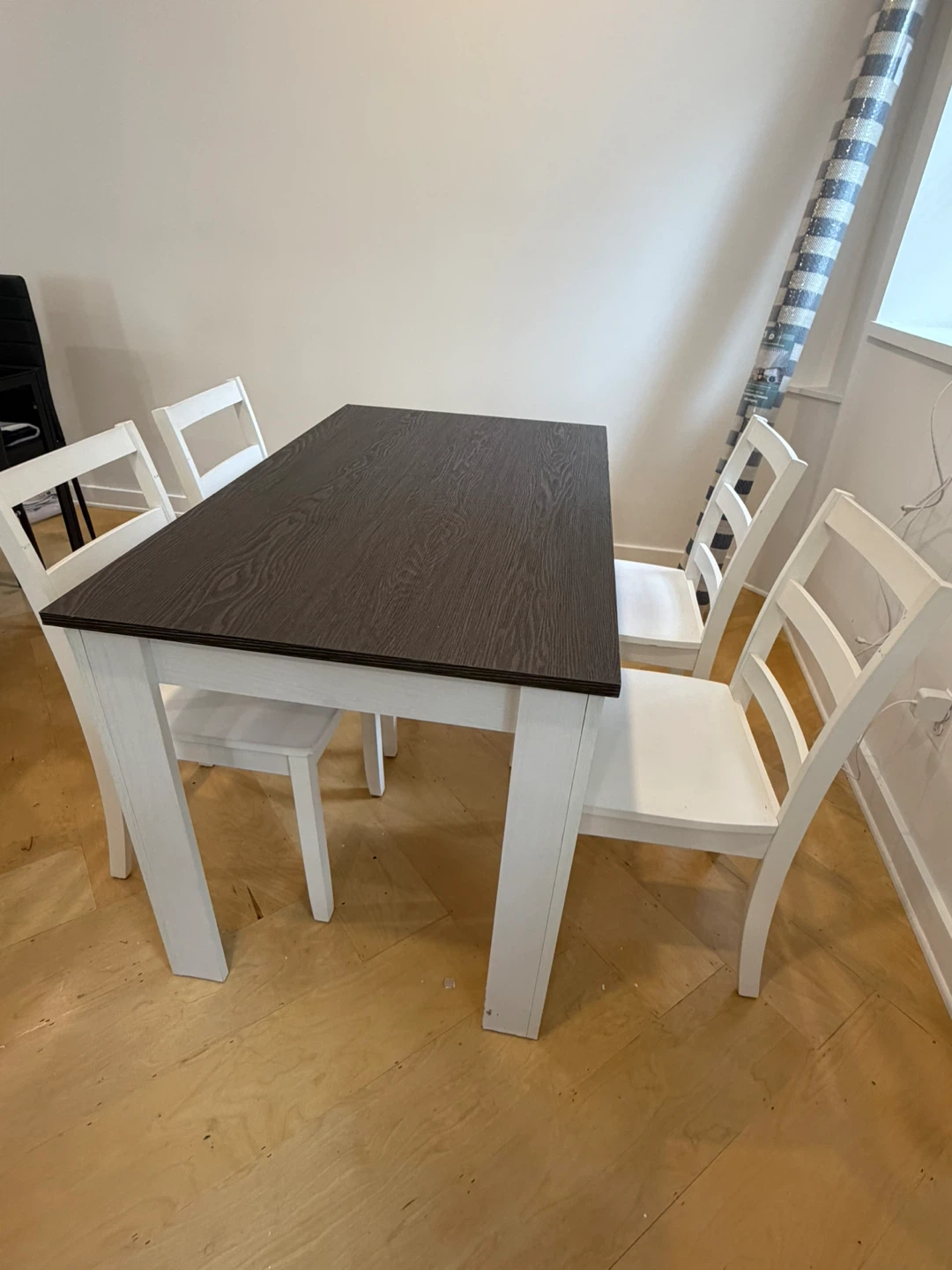 Dining Table Set with 4 White Chairs