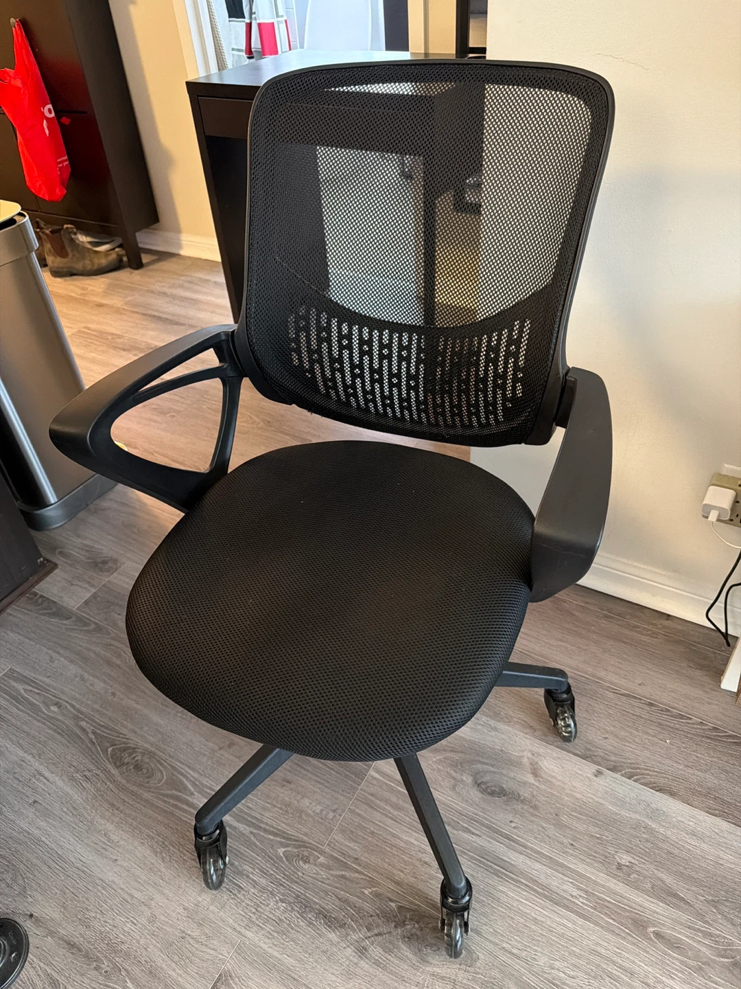 Black Mesh Office Chair w/ Rollerblade Wheels - MUST SELL!