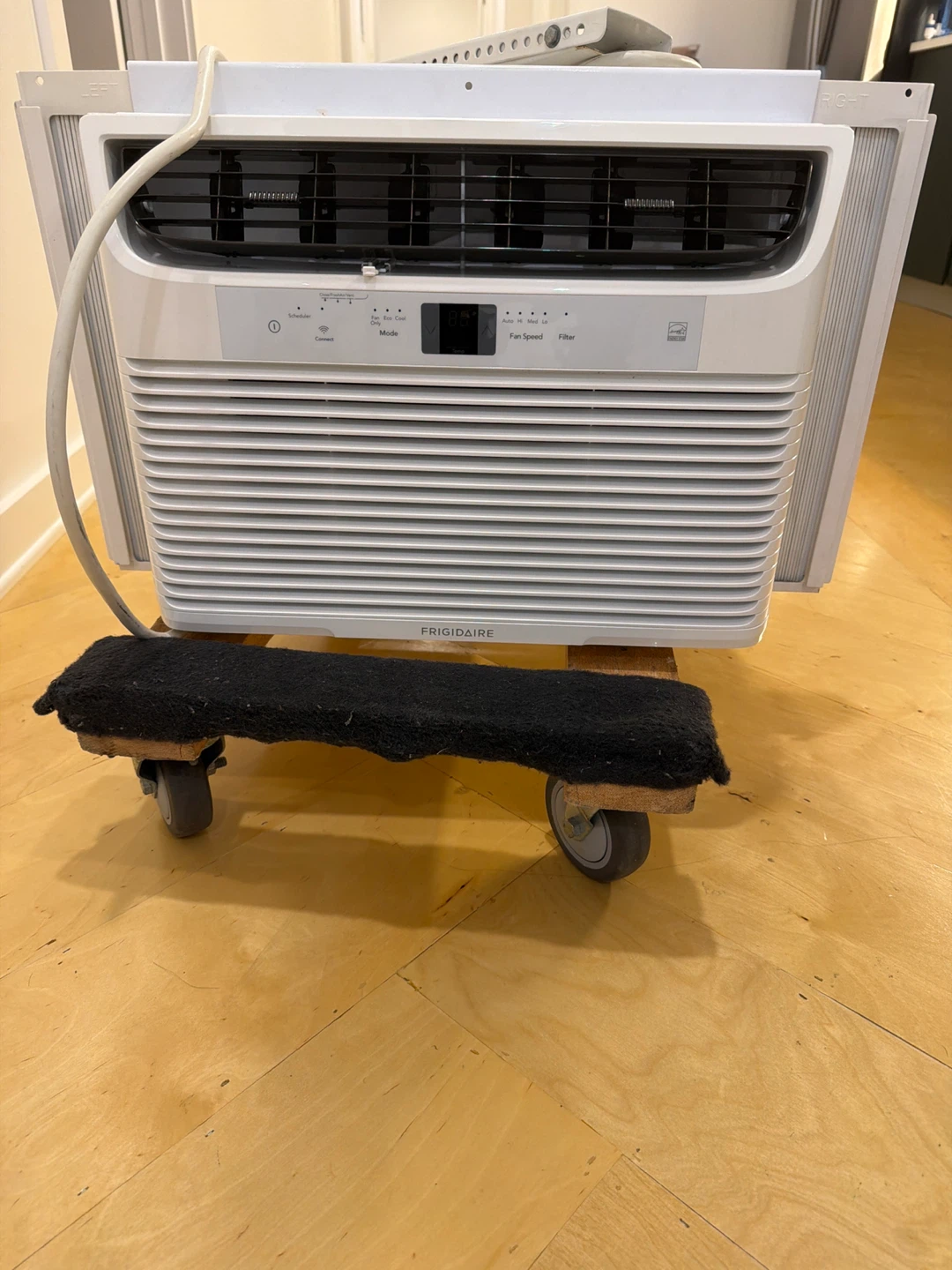 Frigidaire Window Air Conditioner - photo 2