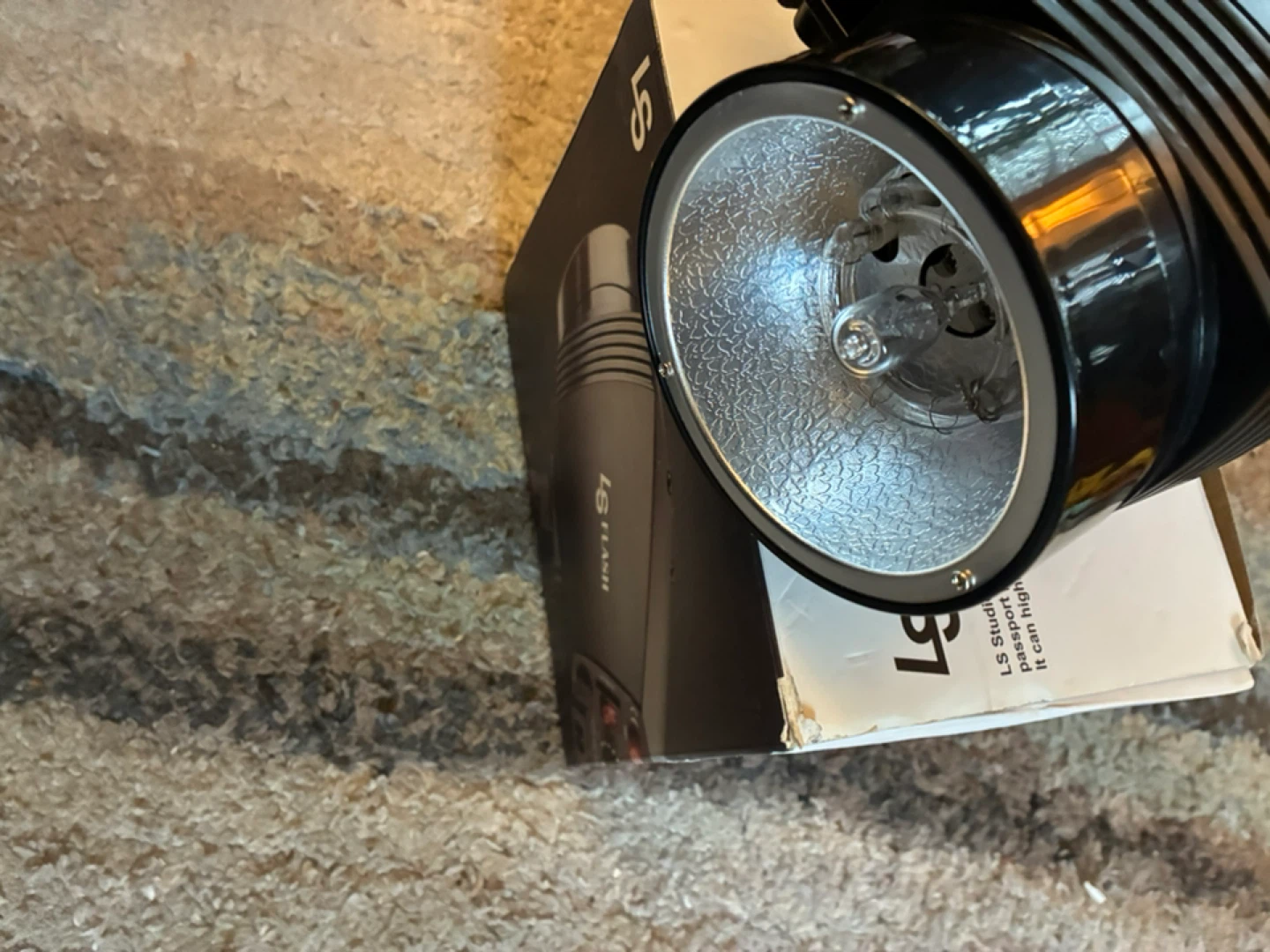 LS Flash studio strobe light - photo 5