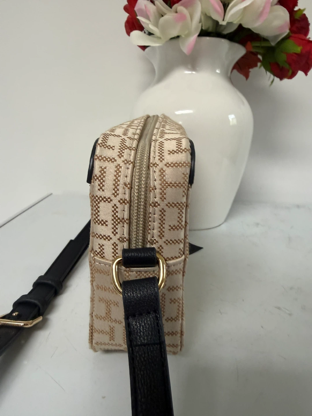 Tommy Hilfiger Monogram Crossbody Bag - photo 4