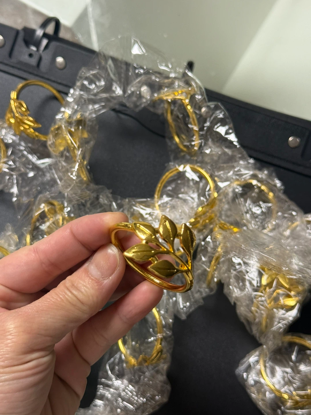 Gold Leaf Napkin Rings - Set of 20 - photo 3