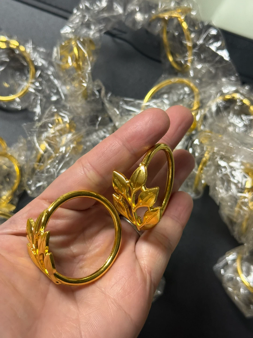 Gold Leaf Napkin Rings - Set of 20 - photo 2