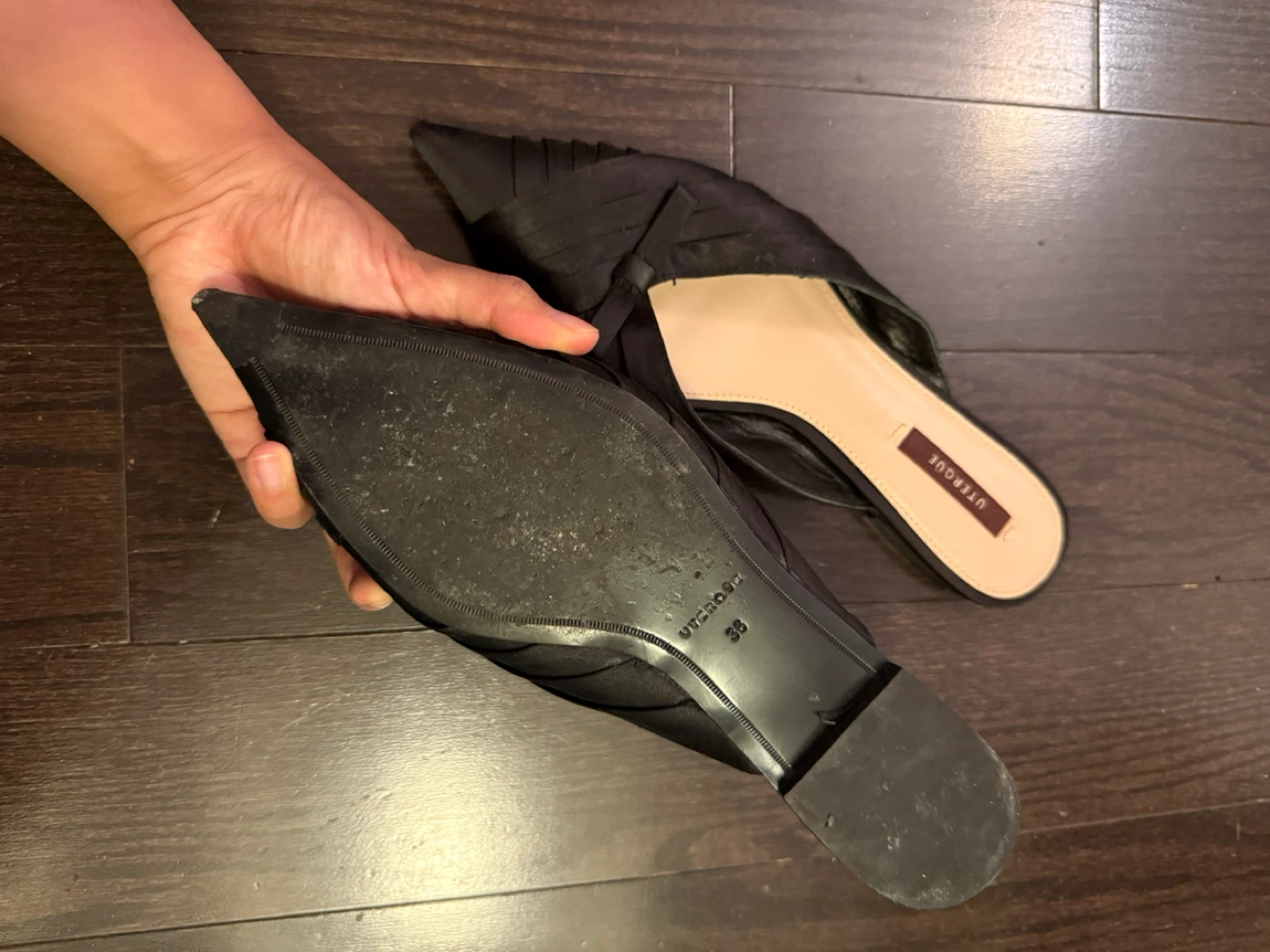 UTERQUE Black Satin Pointed Toe Mules - photo 2