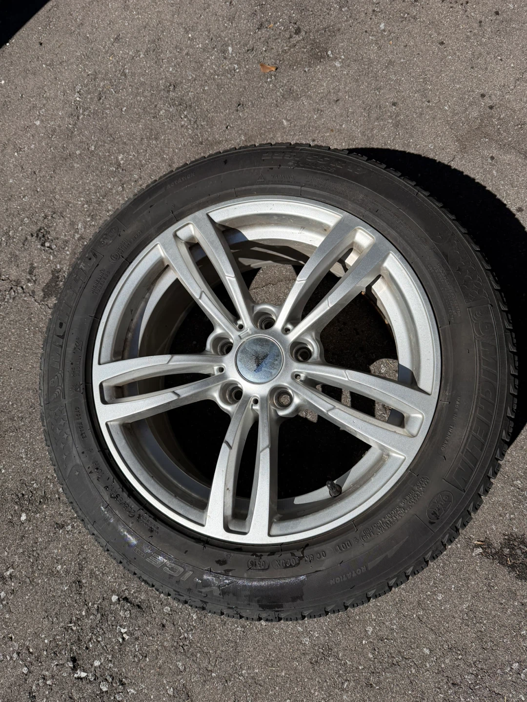 Michelin X-Ice 225/55R17 Winter Tire on Rim