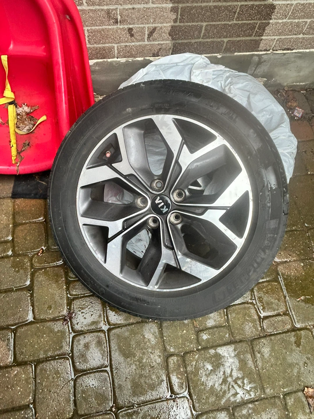 Set of 4 Kia Alloy Wheels with Michelin All Season Tires - photo 4