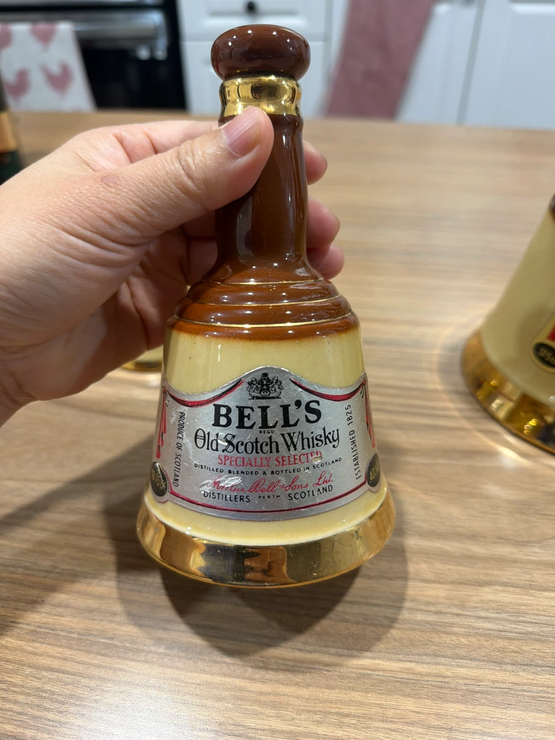 Bell's Blended Scotch Whisky Decanter - photo 3