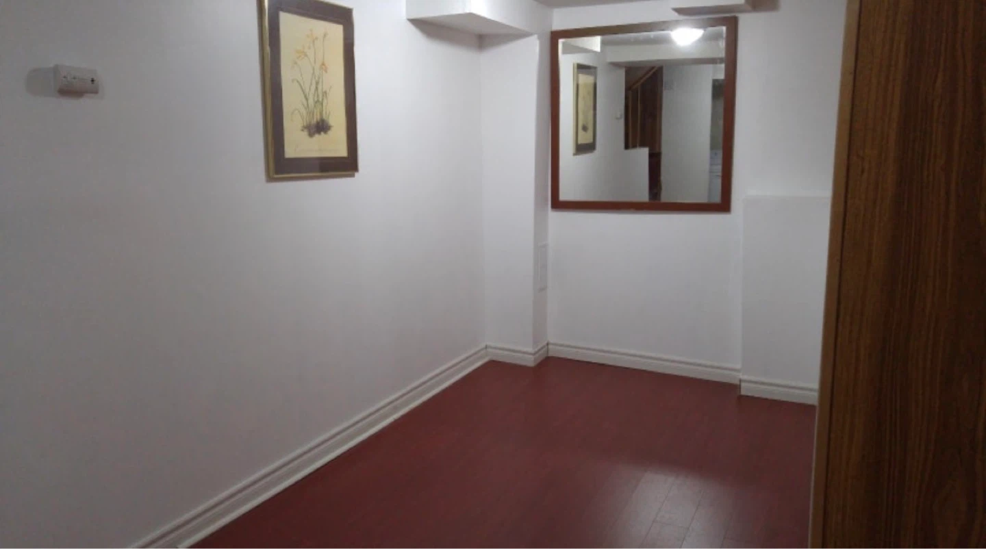 Shared room for rent (Brimley and St.Clair) Scarborough - photo 5