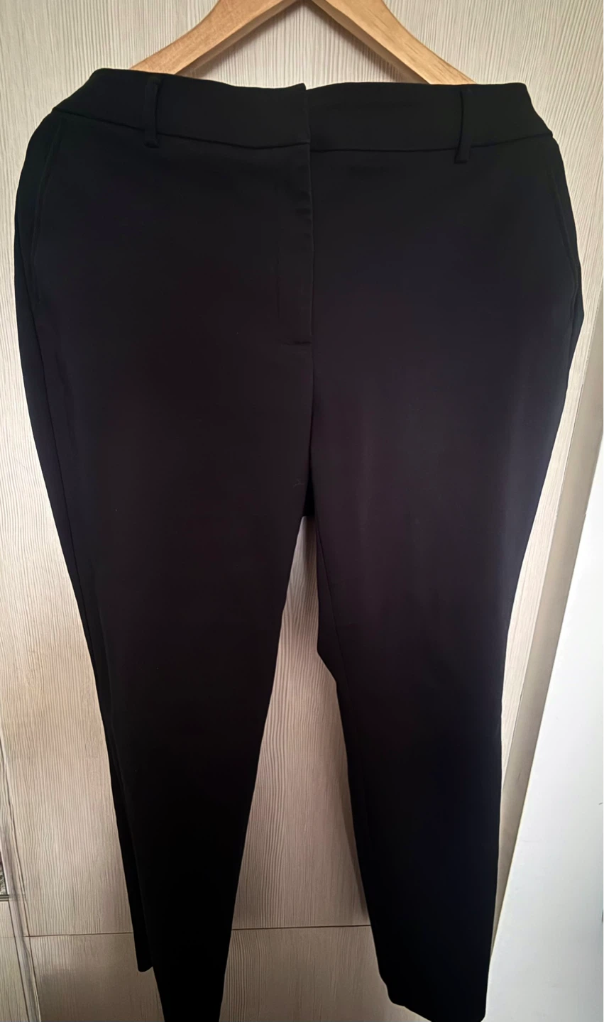 RW&CO. Black Curvy fit Pants - Size 12 - Excellent Officewear