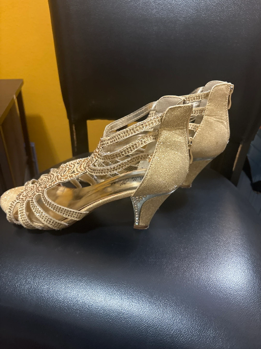 Women's Gold Glitter Embellished Heels - photo 2