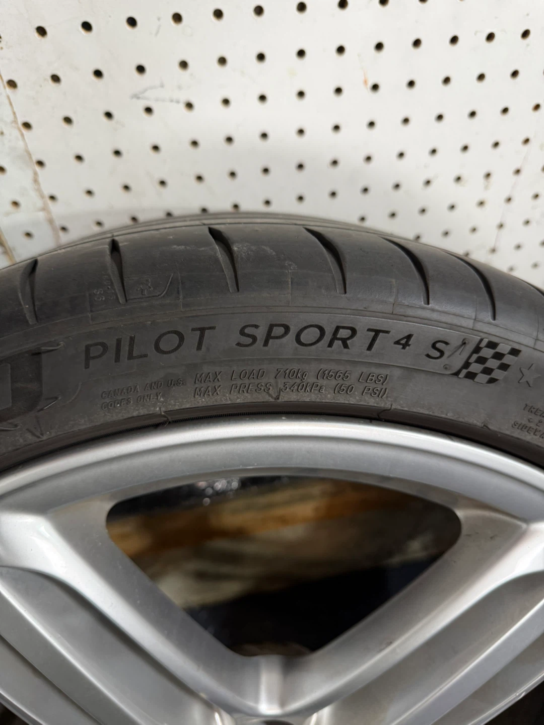 Audi tires - photo 2