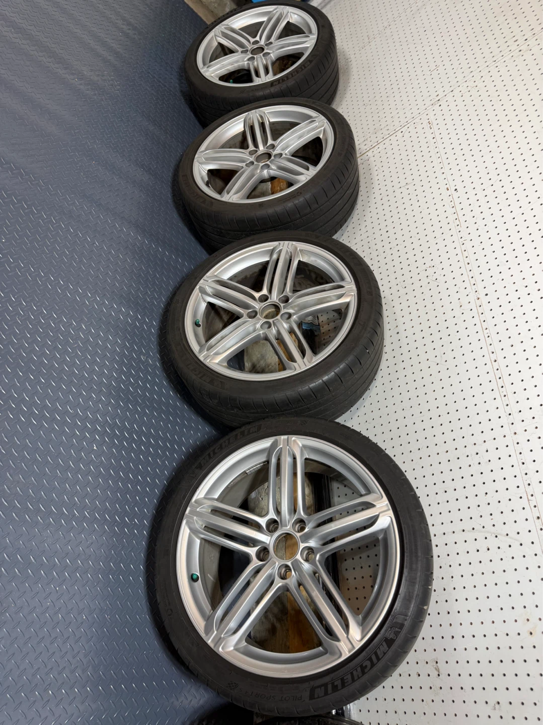 Audi tires