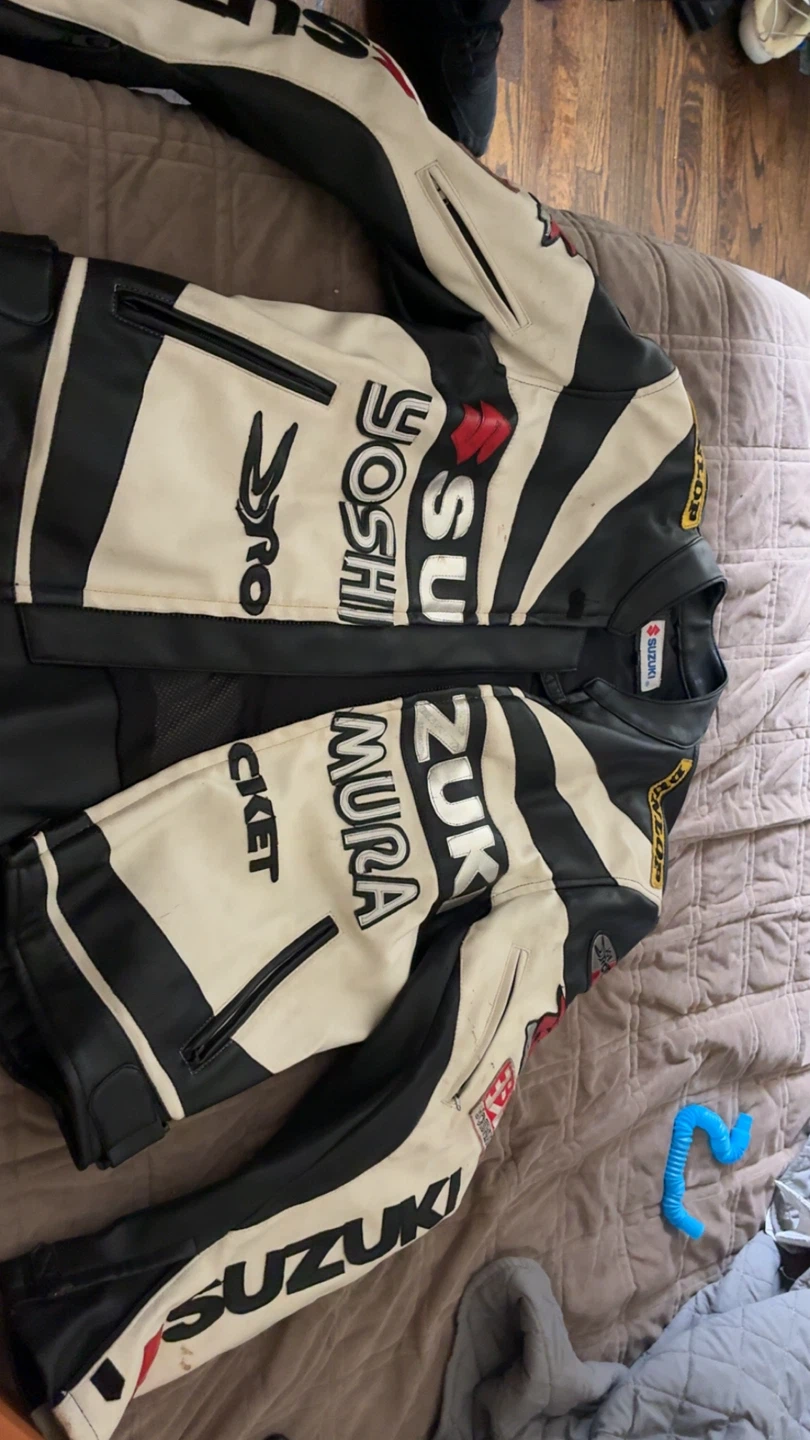 Suzuki GSXR Leather Motorcycle Jacket - photo 2