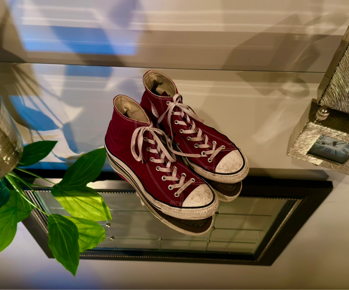 Men’s Size 11 Red Converse High Tops - photo 2