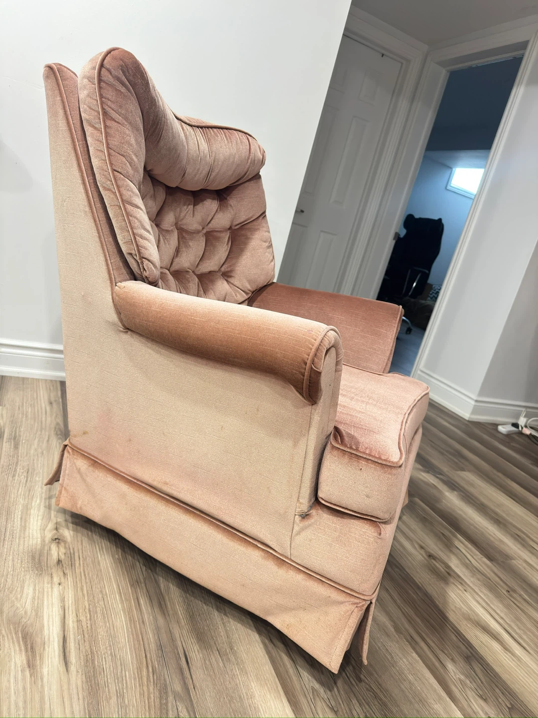 Pink Velvet rocking Armchair - photo 2
