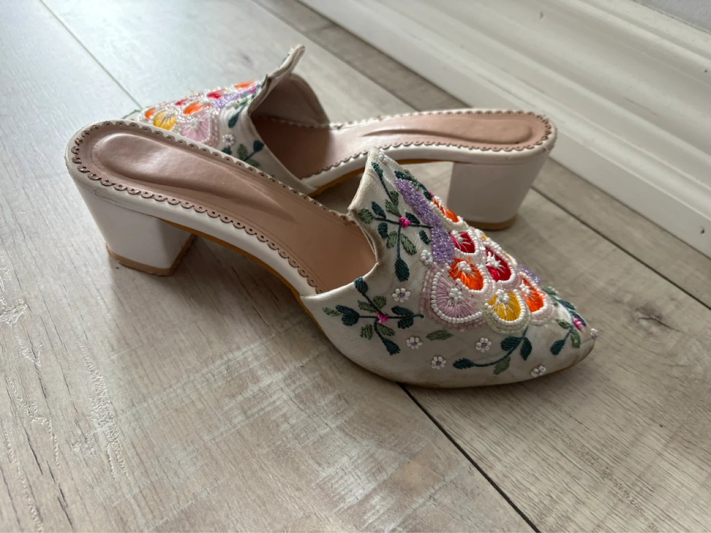 Embroidered White Mules - Women's Size 38 - photo 3
