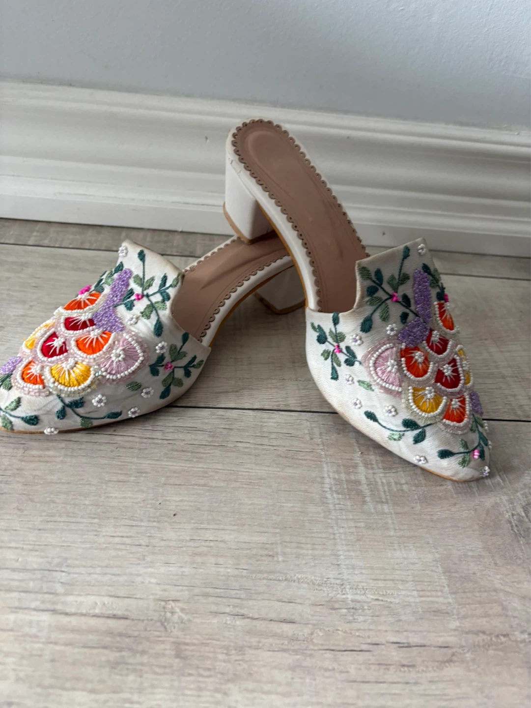 Embroidered White Mules - Women's Size 38