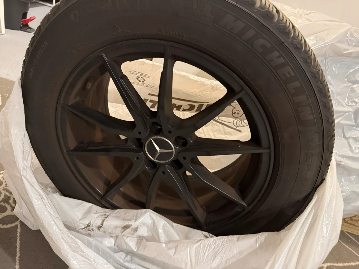 Michelin Winter Tire with Mercedes Rim - photo 3
