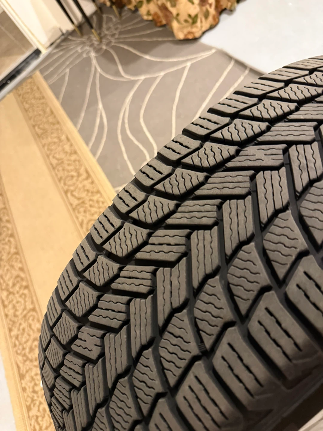 Michelin Winter Tire with Mercedes Rim - photo 2