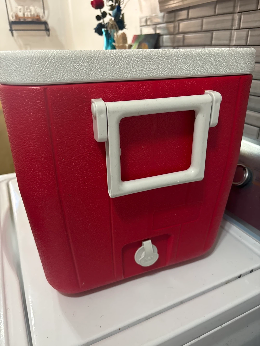 Coleman 76 Quart Chest Cooler